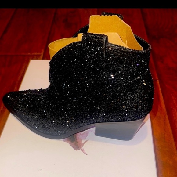 Jessica Simpson booties - Picture 3 of 8